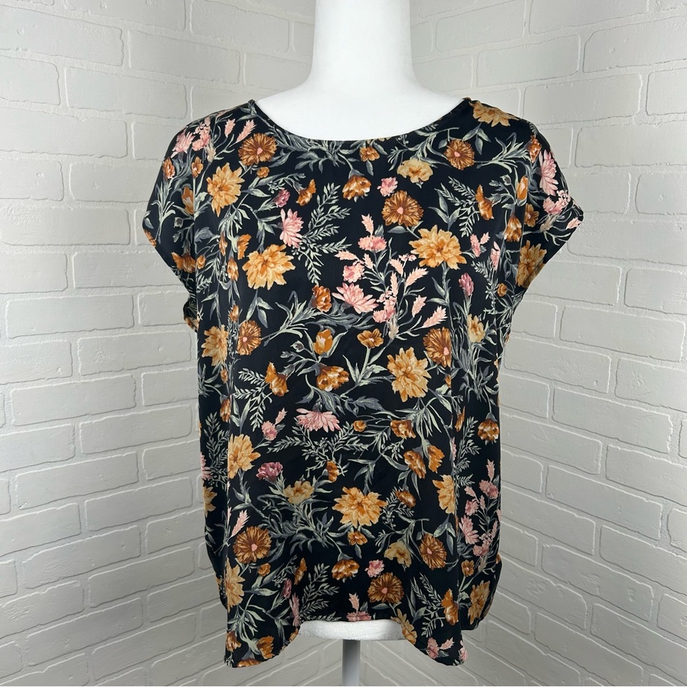 Forever 21 Black Floral Short-Sleeved Top